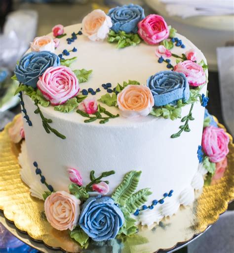 Cakes Online .